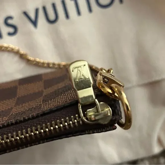 Louis Vuitton mini Pochette accessories Damier Ebene print - Picture 8 of 11